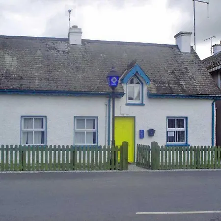 Old Court Homes 4 Bed No 12 By Trident Homes 度假居 *